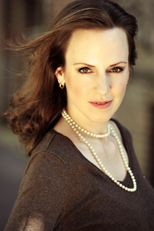 Moderatorin Désirée Duray, Koeln, Amsterdam, Moderation, Medientraining, Deutsch, Englisch, Niederländisch, www.desireeduray.com